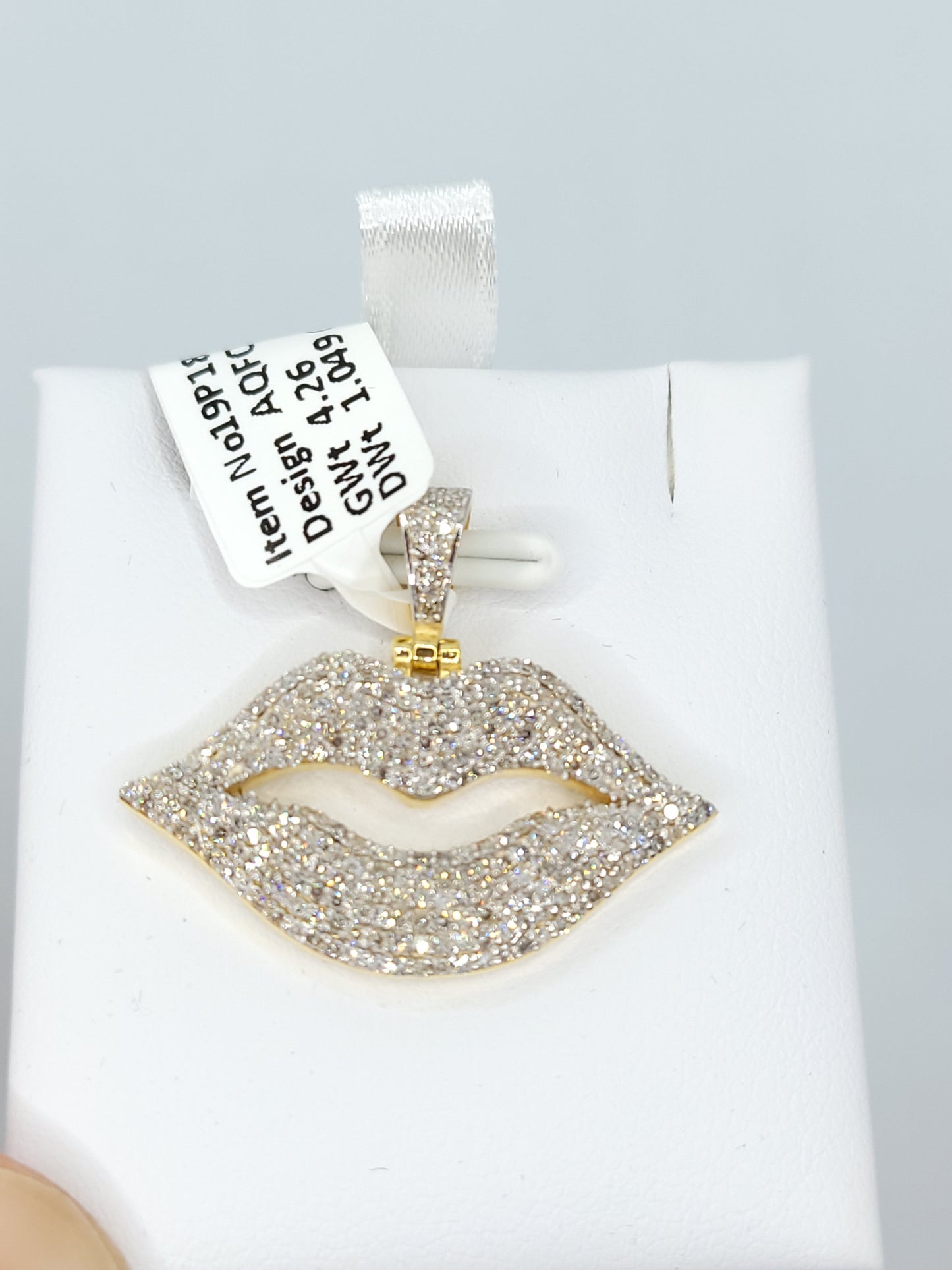 Lips Kiss Diamond Pendant